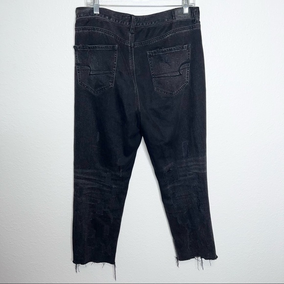 American Eagle Jeans Women 12 Short mom jean Distressed washed black raw hem CL - Picture 4 of 10
